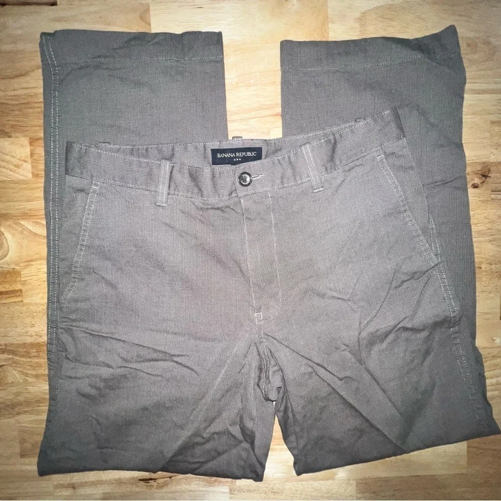 Banana Republic Men’s Slim Fit Textured Chino Pants 34x32 – Classic Style